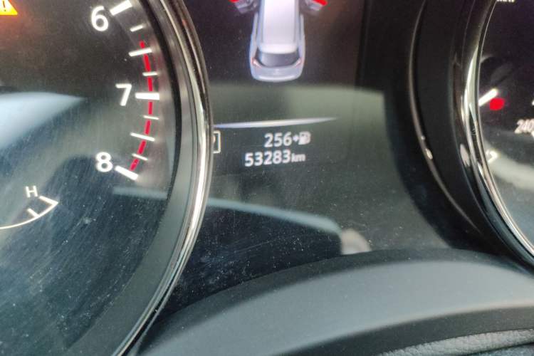 Used Nissan X-Trail 2017 2.5L CVT Leading Edition 4WD Odometer Close Up