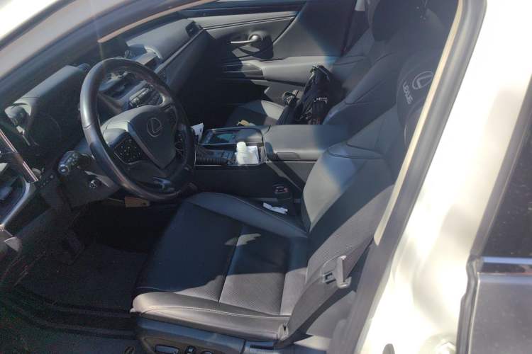 Used Lexus ES 2020 200 Excellence Edition
