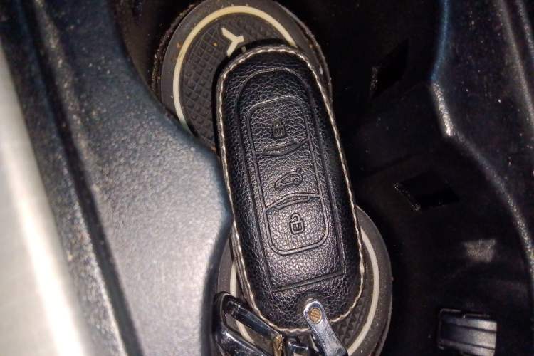 Used Geely Auto Emgrand X7 Sport 2018 1.8TD Automatic Two-Wheel Drive Smart Connect 4G Internet Edition Vehicle Key