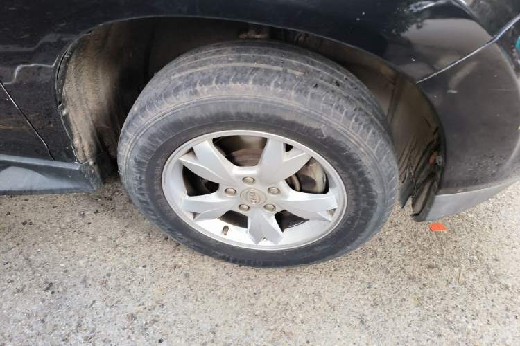 Used BYD S6 2014 2.0L Manual Luxury 5-Seater