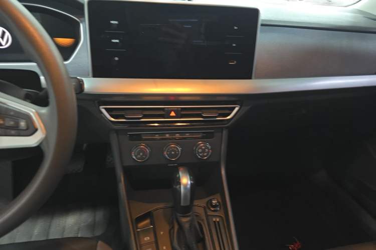 Used Volkswagen Lavida 2023 1.5L Automatic De Yi Edition Audio And AC Panel