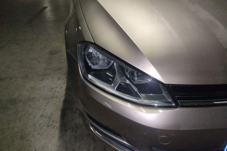 Used Volkswagen Golf 2016 1.6L Manual Fashion Edition Right Front Headlight