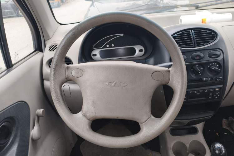 Used Chery QQ3 2012 Fashion Edition 1.0L Manual Champion Version
