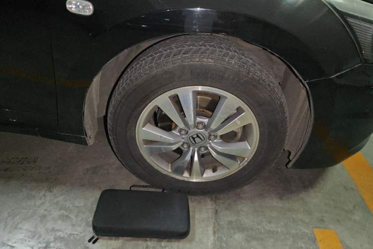 Used Honda Accord 2012 2.0L SE Right Front Wheel Hub