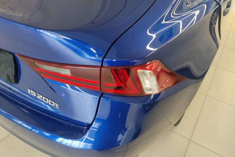 Used Lexus IS 2015 200t F SPORT