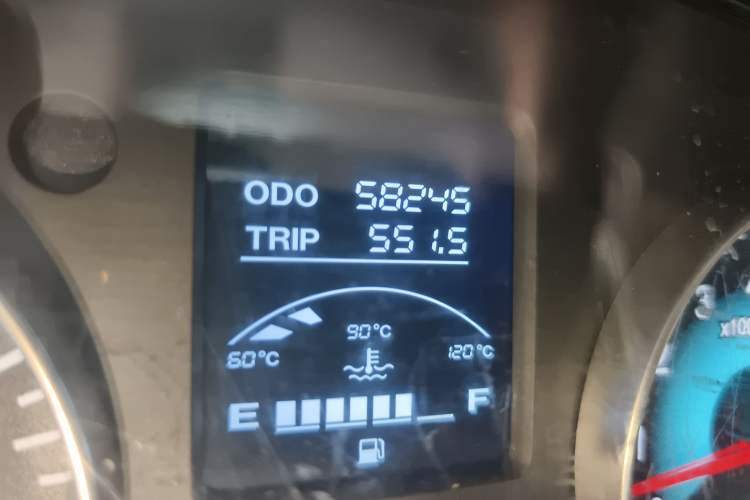 Used Jinbei New Hiace X30L CNG 2023 100L CNG Wealth Edition Bus 6/7 Seats No Air Conditioning SWCC15M
