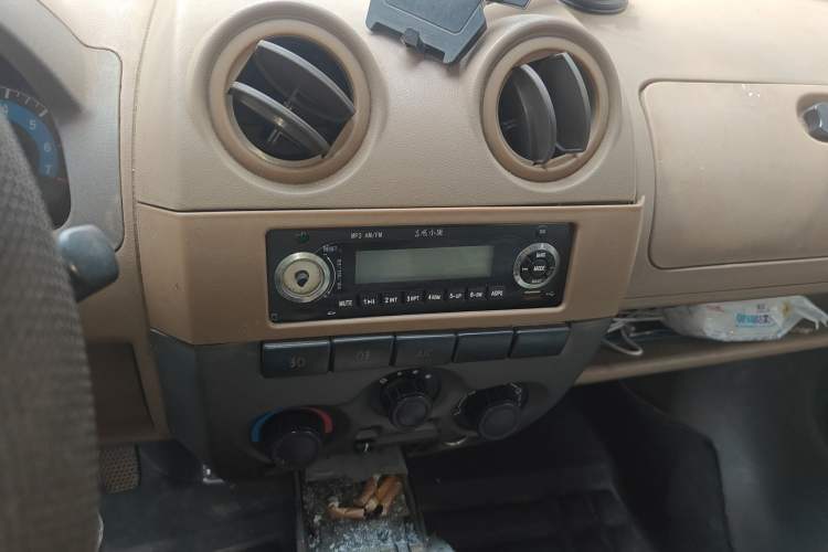 Used Dongfeng Xiaokang V27 2011 1.3L Standard Version BG13-20 Audio And AC Panel