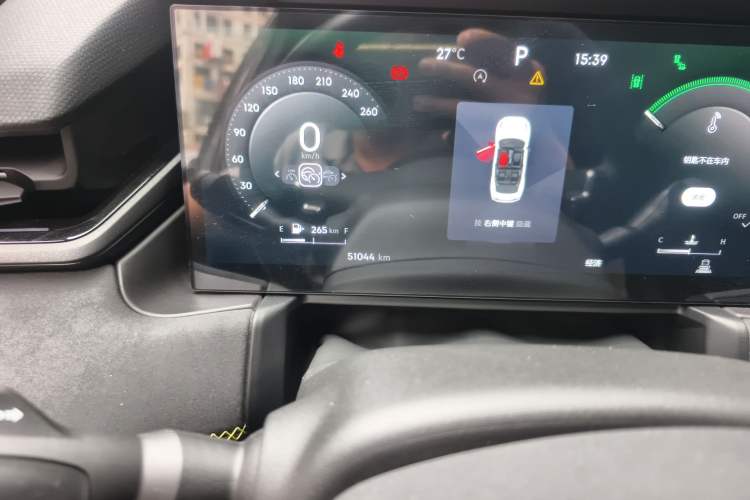 Used Lynk & Co 03 2023 1.5TD DCT JingPro Odometer Close Up