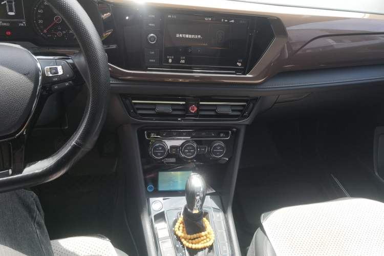 Used Volkswagen Tharu 2019 280TSI Two-Wheel Drive Luxury Version China VI Standard Audio And AC Panel