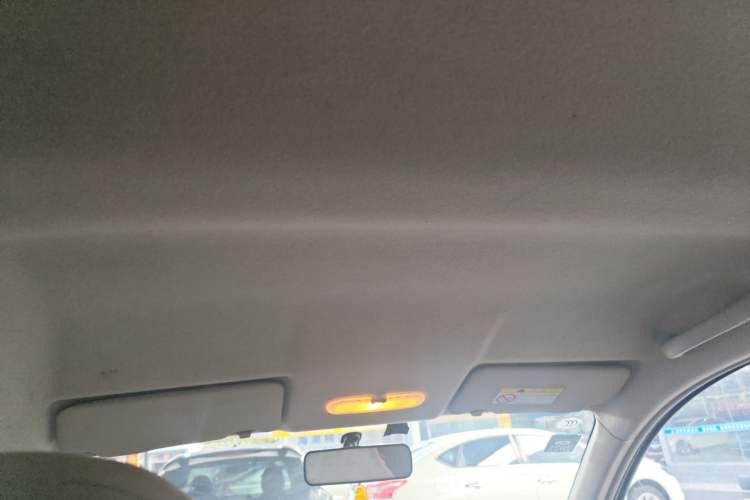 Used Venucia R30 2014 1.2L Manual Enjoyment Edition