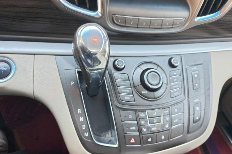 Used Buick GL8 2011 3.0L XT Luxury Business Flagship Edition
