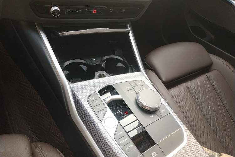 Used BMW 3 Series 2024 325Li M Sport Night Edition Package Gear Lever