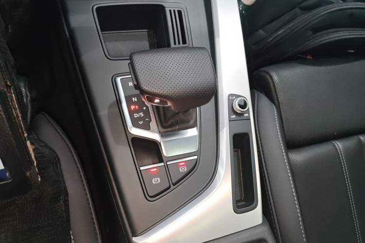 Used Audi A4L 2022 40 TFSI Fashion Dynamic Model Gear Lever