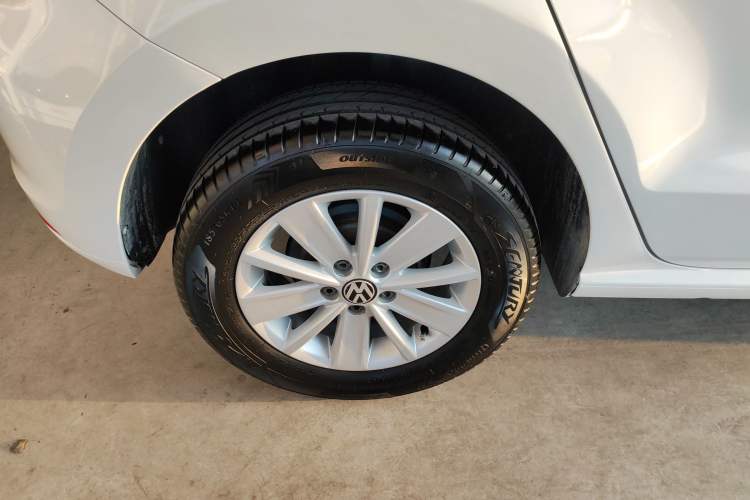 Used Volkswagen Polo 2016 1.4L Automatic Trendy Model Right Rear Wheel Hub