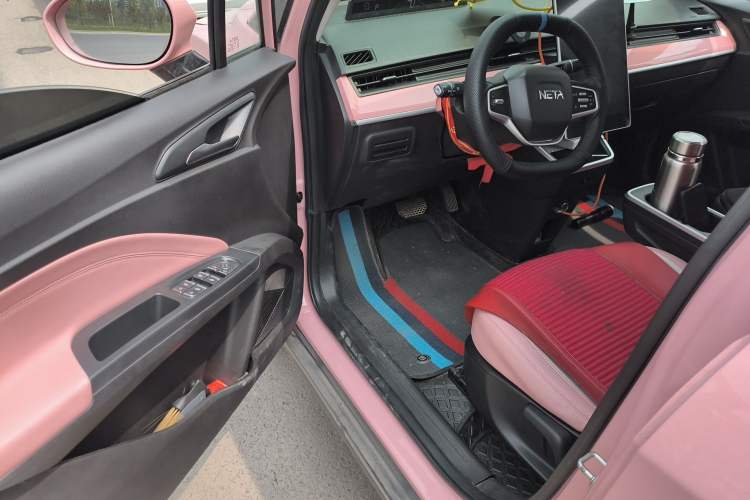 Used NETA V 2022 Chao 400 Lite Pink Custom Edition Driver Seat