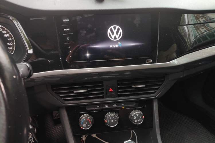 Used Volkswagen Bora 2021 1.5L Automatic Comfort Smart Connect Edition Audio And AC Panel