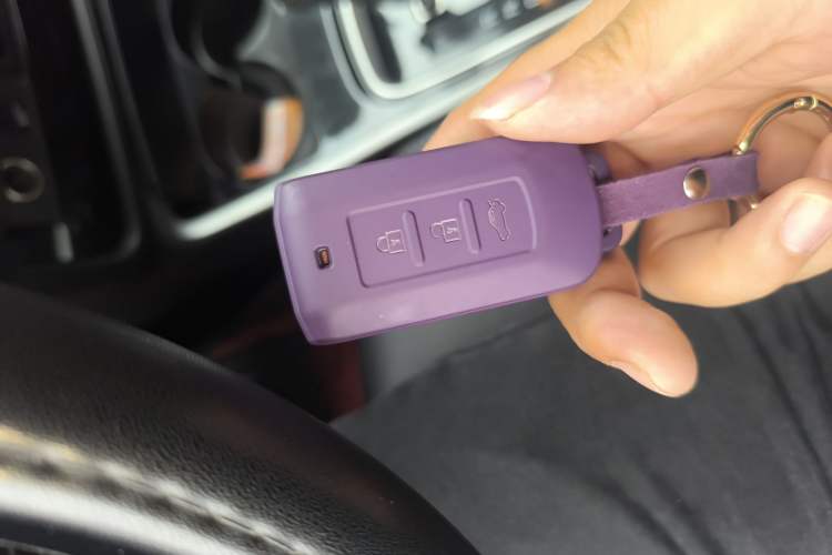 Used Mitsubishi Outlander 2018 2.4L 4x4 Elite Edition 5 Seats Vehicle Key