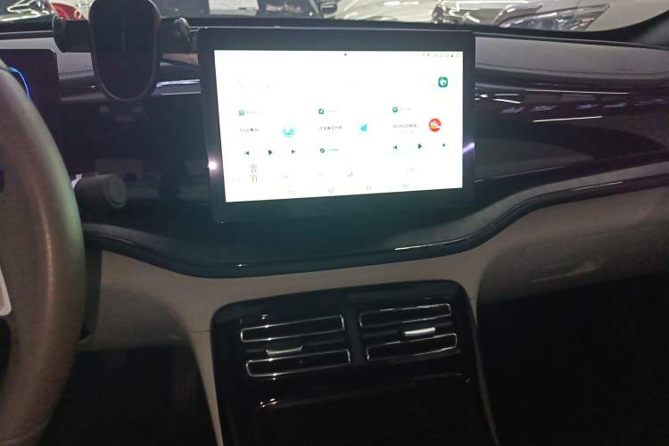 Used BYD Qin PLUS 2023 Champion Edition DM-i 55KM Leading Model Audio And AC Panel