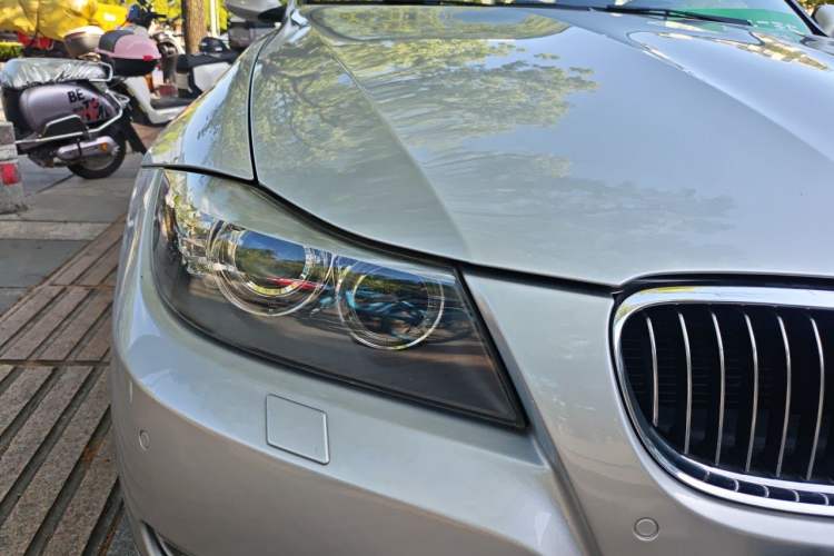 Used BMW 3 Series 2010 320i Luxury Model
