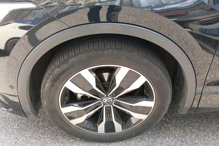 Used Volkswagen Tiguan L 2024 330TSI Automatic Two-Wheel Drive R-Line Enhanced Edition Left Front Wheel Hub