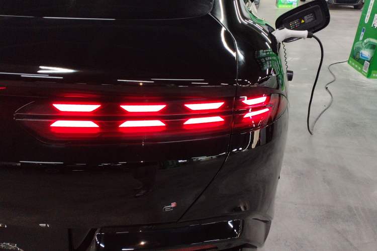 Used Denza Z9 2024 1100 km Four-Wheel Drive Max Version