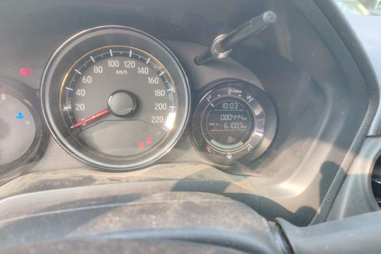 Used Honda XR-V 2015 1.8L EXi CVT Comfort Version
