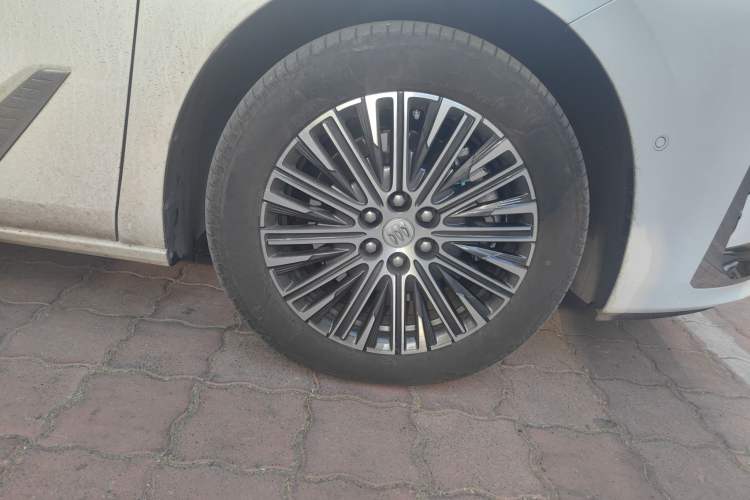 Used Buick GL8 New Energy 2024 Lu Zun Luxury Edition 7-Seater
