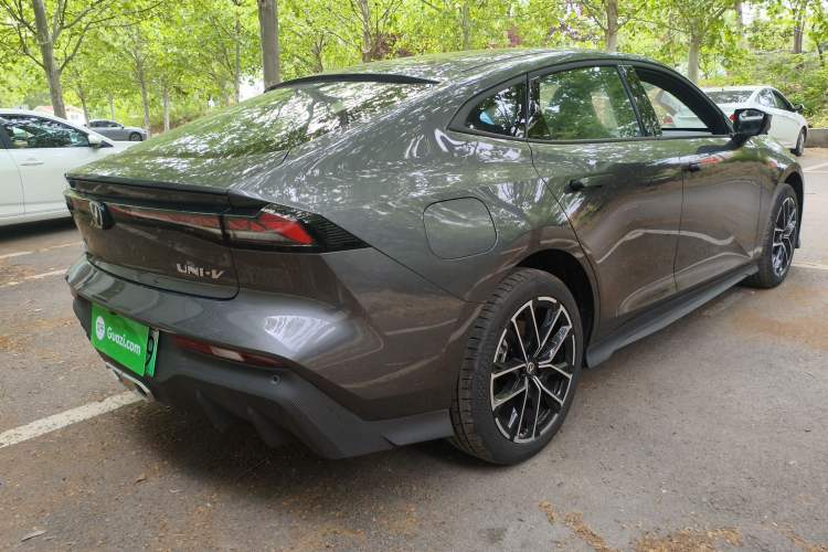 Used CHANGAN UNI-V iDD 2024 Blue Whale Smart Electric iDD 136km ZhiKu Model Rear Right 45 Deg