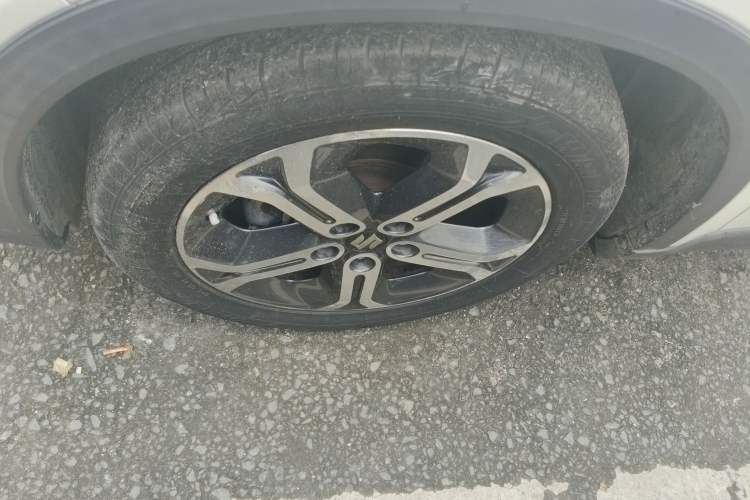 Used Suzuki Vitara 2016 1.4T Automatic Two-Wheel Drive Luxury Version Left Front Wheel Hub