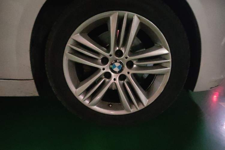 Used BMW 3 Series 2016 320Li Ambition Model
