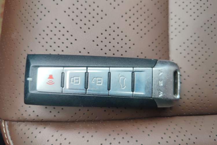 Used Wey VV6 2020 2.0T Two-Wheel Drive Smart Protection+