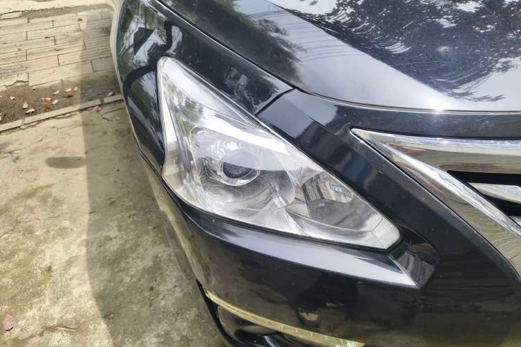 Used Nissan Teana 2013 2.0L XL Comfort Edition Right Front Headlight