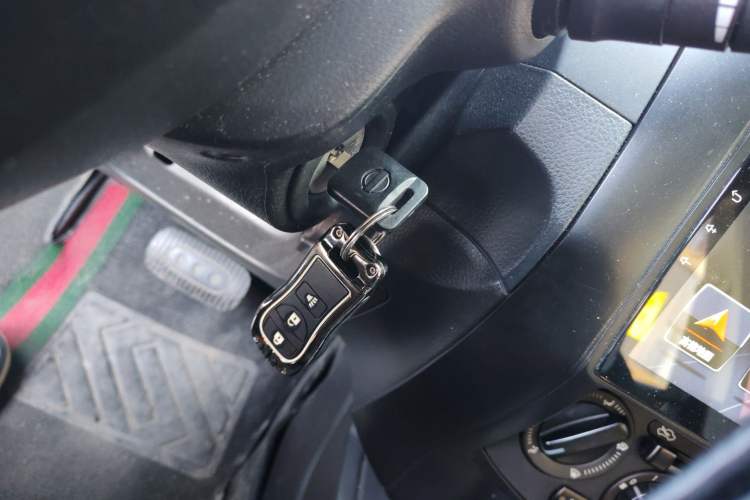 Used Nissan Livina 2010 Jingyue Edition 1.6L Automatic All-in-One Model Vehicle Key