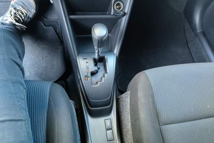 Used Toyota YARiS L Zhi Xiang 2017 1.5E CVT Dynamic Edition Gear Lever