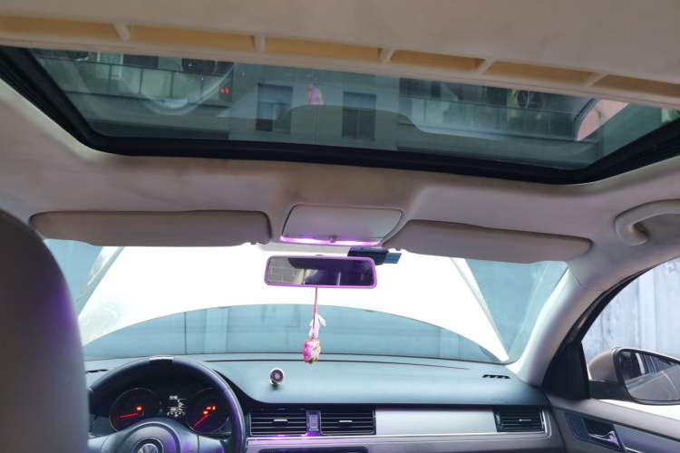 Used Volkswagen Bora 2013 1.6L Manual Comfort Model Headliner