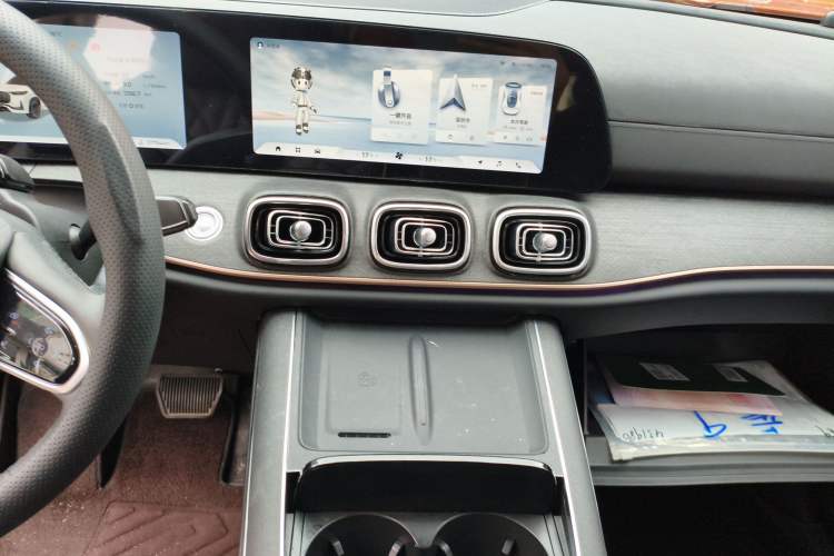 Used Chery Tiggo 9 2023 2.0T Dual-Clutch Two-Wheel Drive Prestige Version 5 Seats