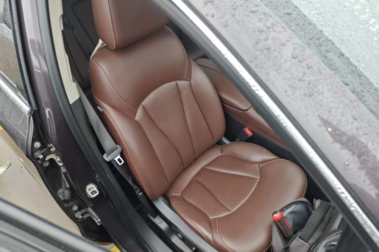 Used Buick Envision 2018 20T Two-Wheel Drive Luxury Model Right Front Seat