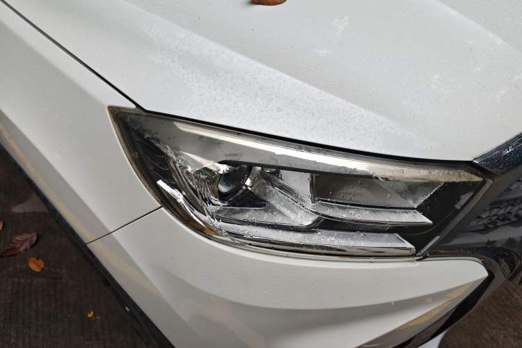 Used Land X2 2017 1.6L Automatic Sharp Edition
