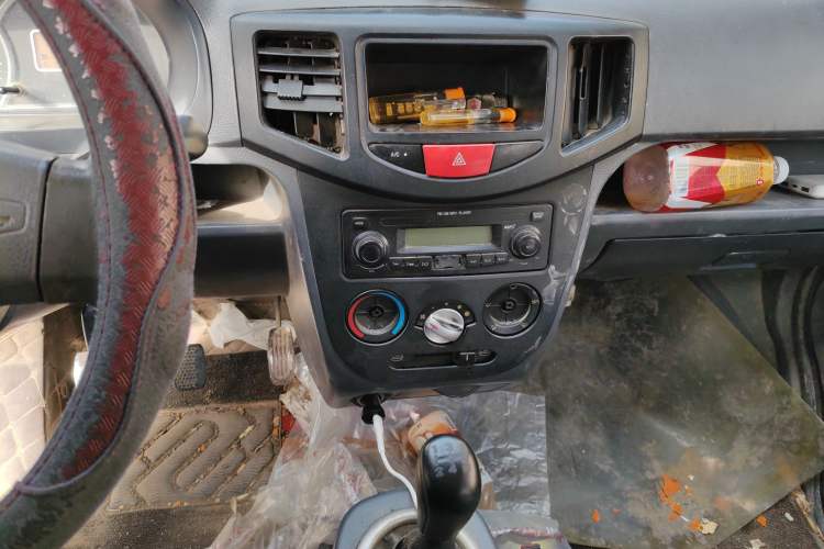 Used BAIC Weiwang 306 2011 1.3L luxury version 8 seats
