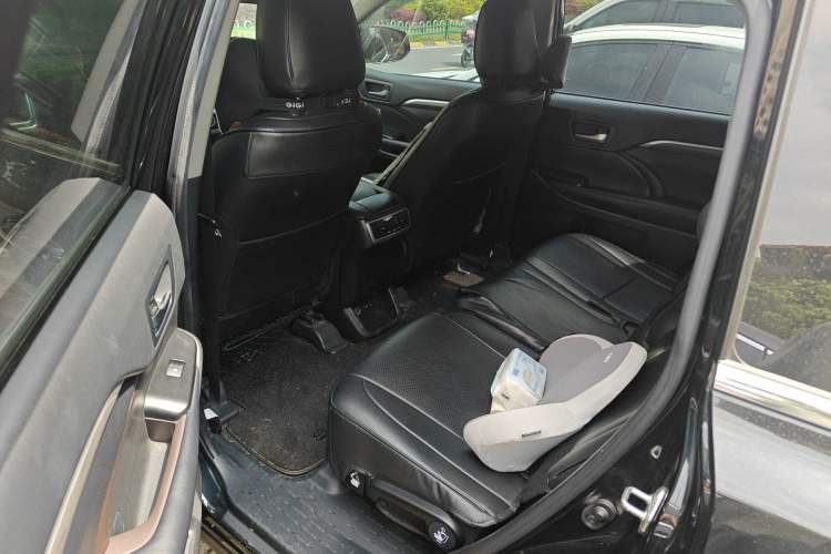 Used Toyota Highlander 2018 2.0T Four-Wheel Drive Supreme Edition 7-Seater China VI Left Rear Seat