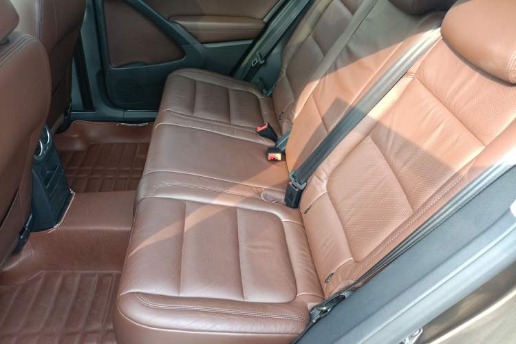 Used Volkswagen Tiguan 2015 1.8TSI Automatic Two-Wheel Drive Luxury Model Left Rear Seat