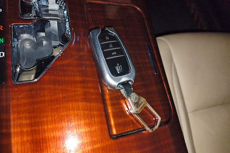 Used Toyota Crown 2015 2.0T Fashion Edition