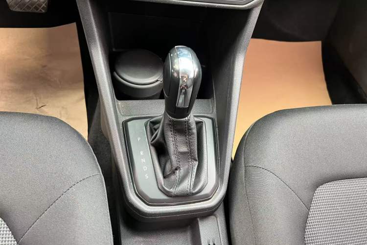 Used Volkswagen Jetta 2019 Dream Edition 1.5L Automatic Fashionable Version Gear Lever