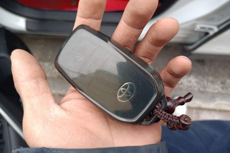 Used Toyota Corolla Cross 2023 Dual-Motor 2.0L Elite Edition Vehicle Key