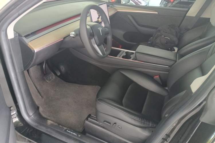 Used Tesla Model Y 2022 Rear-Wheel-Drive Version
