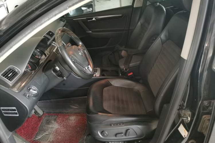 Used Volkswagen Magotan 2013 1.8TSI Prestige Model Left Front Seat