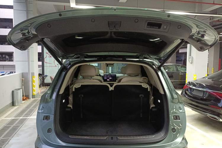 Used Hima AITO M7 2022 1.5T Four-Wheel Drive Flagship Edition Trunk