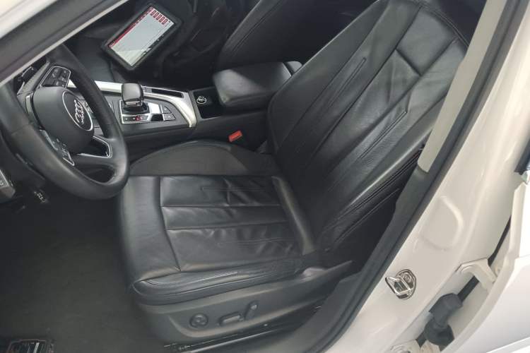 Used Audi A4L 2018 30th Anniversary Edition 40 TFSI Fashion Model
