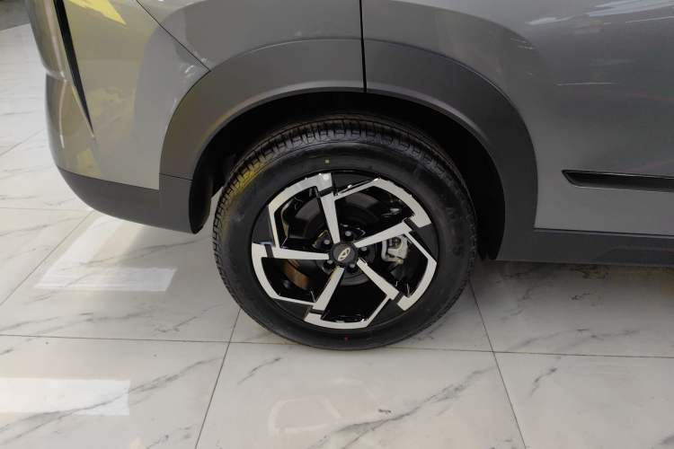 Used Chery Tiggo 7 2025 High-Performance Version 1.6T Two-Wheel Drive Edition Exterior 5