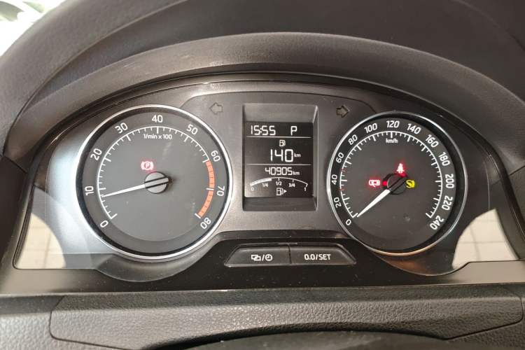 Used Skoda Rapid Spaceback 2014 1.6L Automatic Enjoyment Edition Instrument Cluster